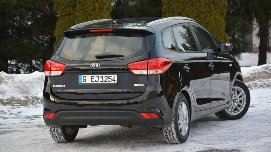 KIA Carens -