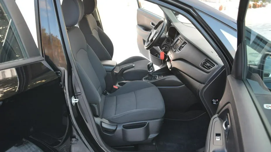 KIA Carens -
