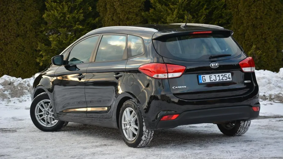 KIA Carens -
