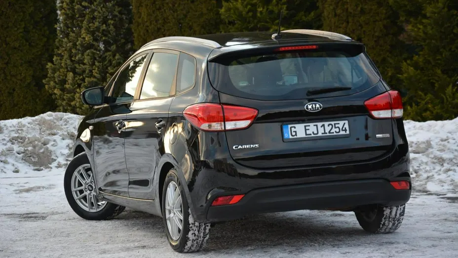KIA Carens -