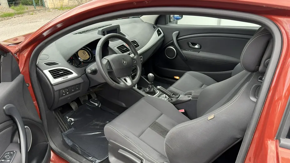 RENAULT Megane -