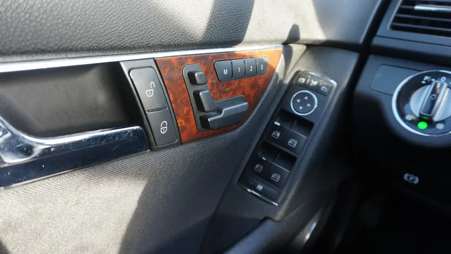 MERCEDES-BENZ C Klasa -