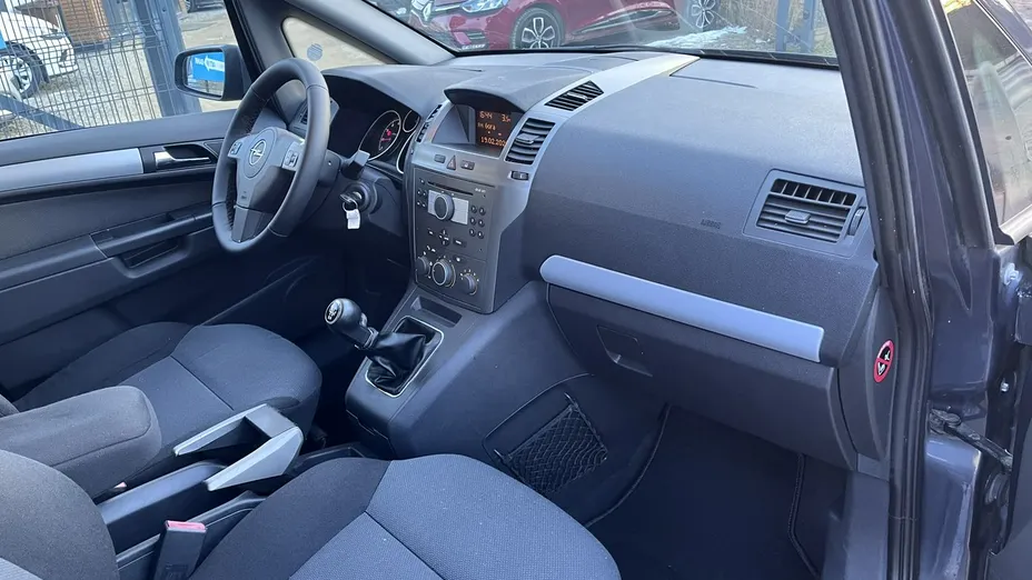 OPEL Zafira -