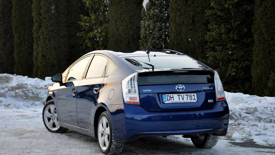 TOYOTA Prius -