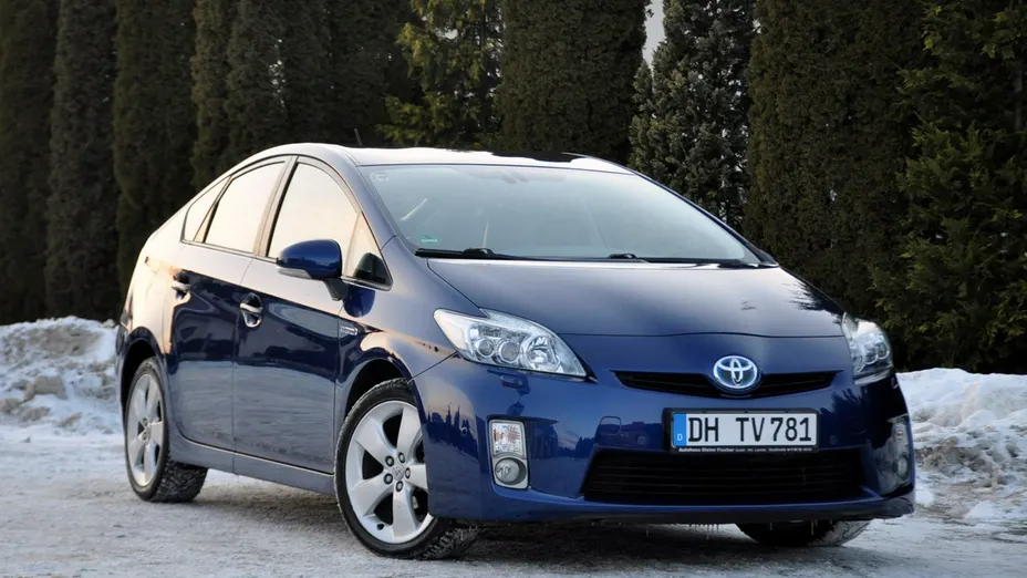 TOYOTA Prius -