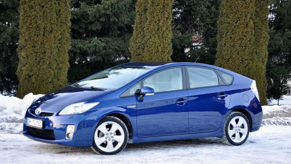 TOYOTA Prius -