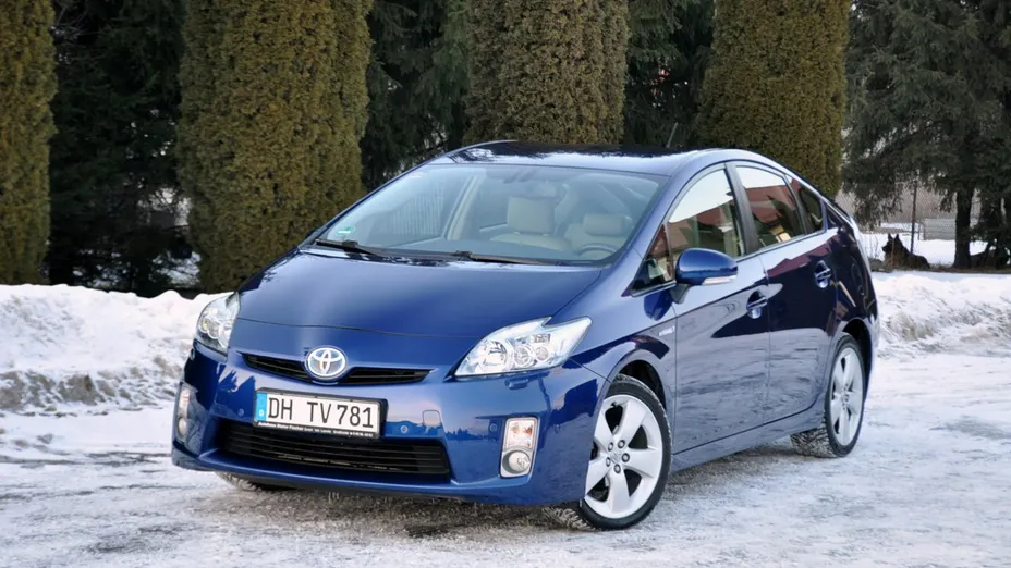 TOYOTA Prius -