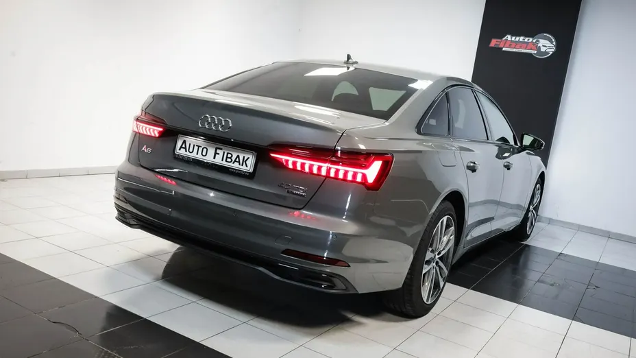 AUDI A6 -