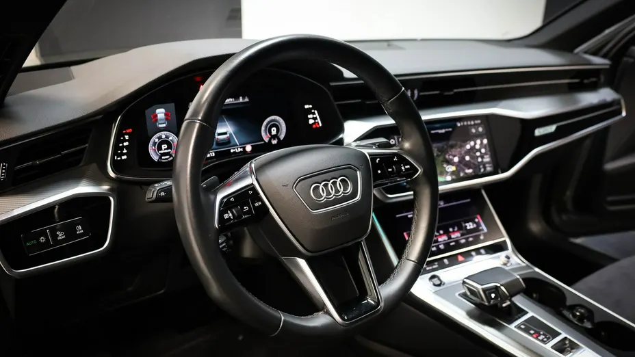 AUDI A6 -