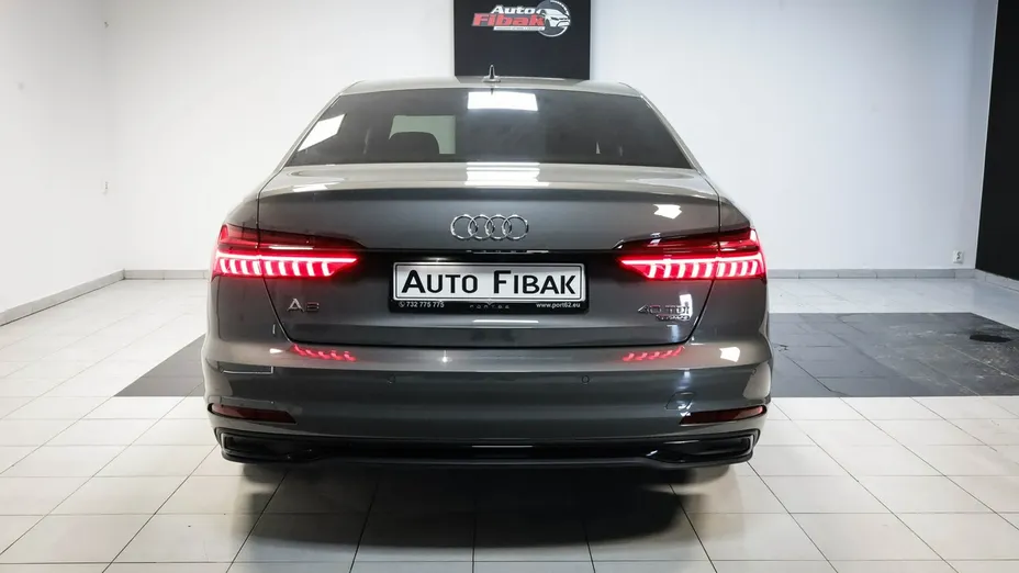 AUDI A6 -