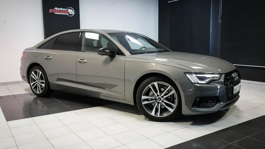 AUDI A6 -