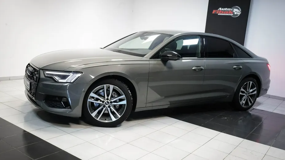 AUDI A6 -