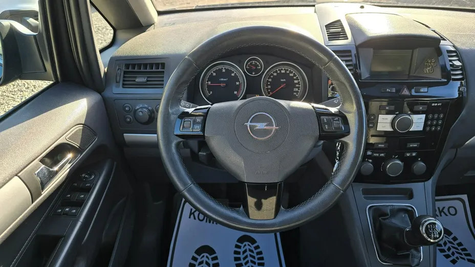 OPEL Zafira -