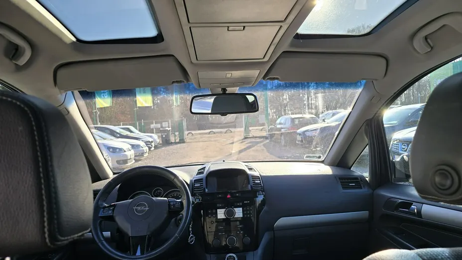 OPEL Zafira -