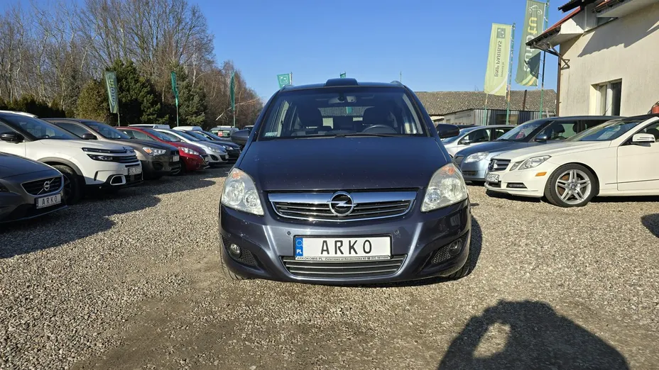 OPEL Zafira -