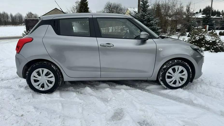 SUZUKI Swift -