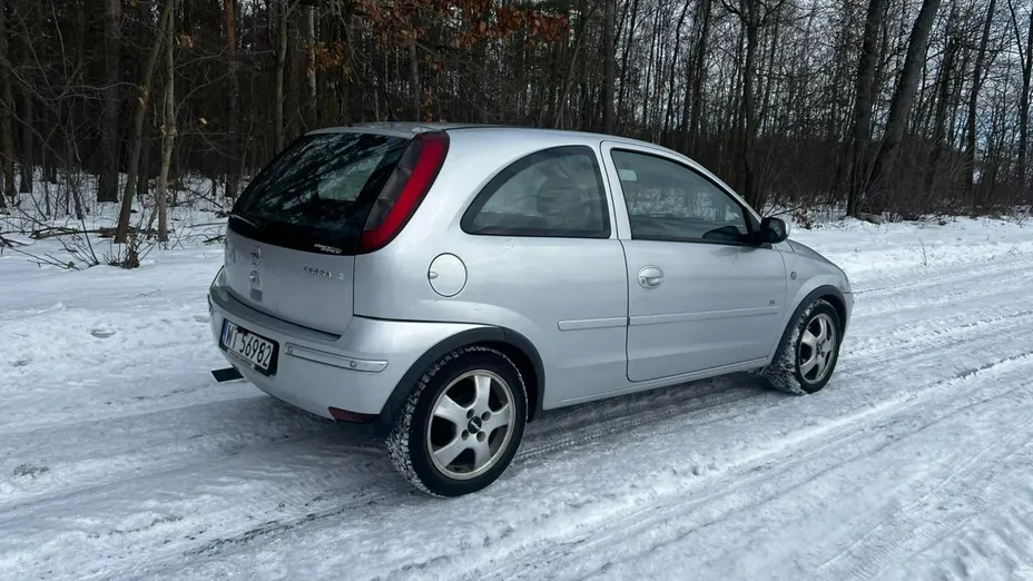 OPEL Corsa -