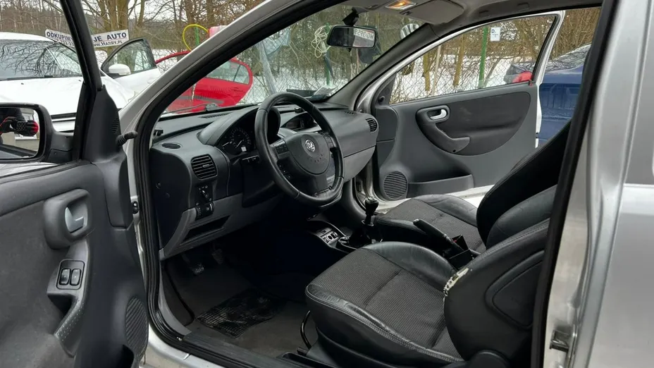 OPEL Corsa -