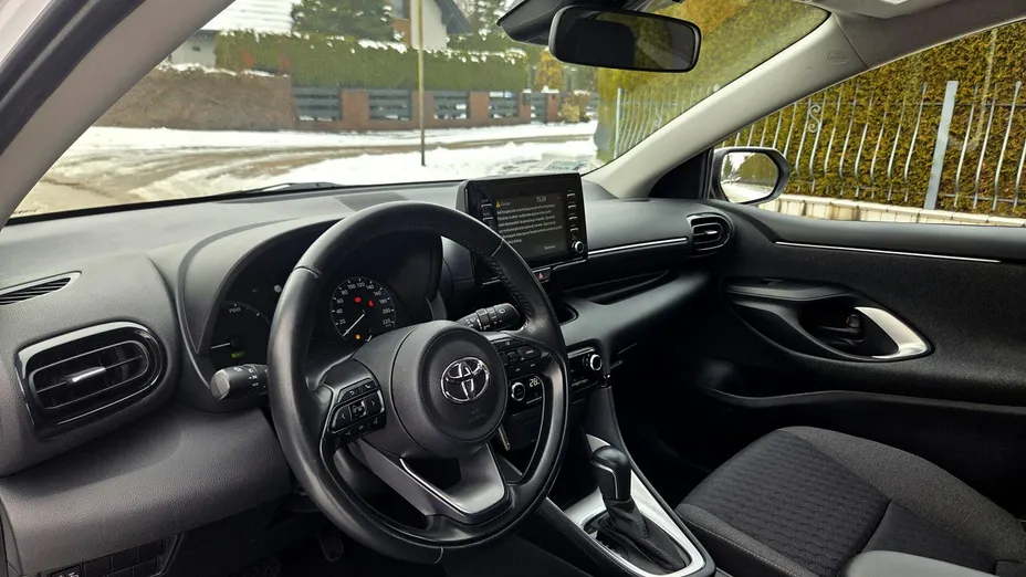 TOYOTA Yaris -