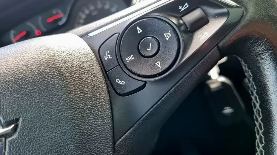 OPEL Grandland X -
