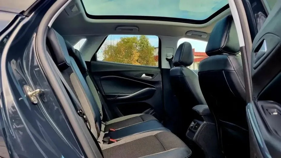 OPEL Grandland X -