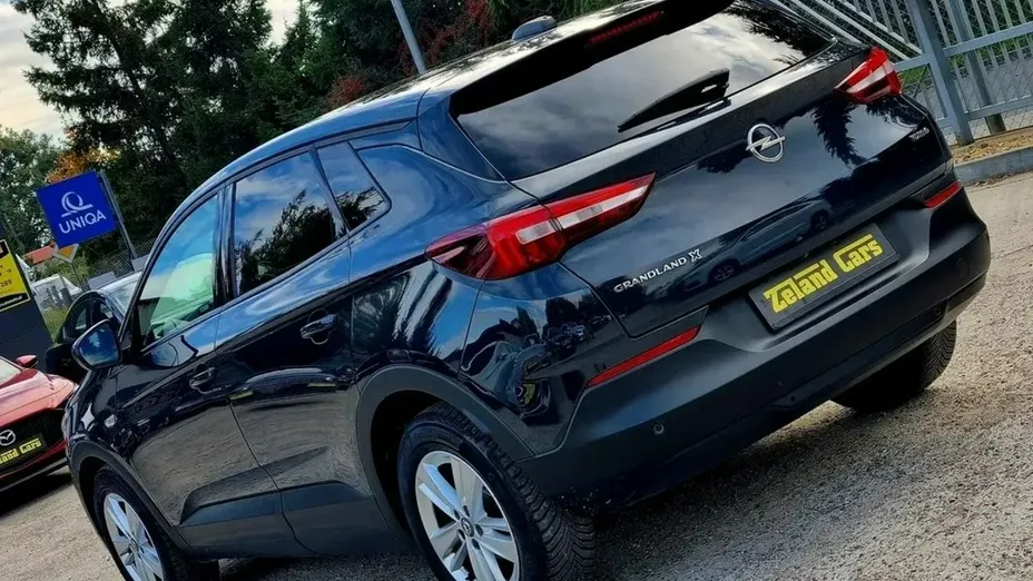OPEL Grandland X -