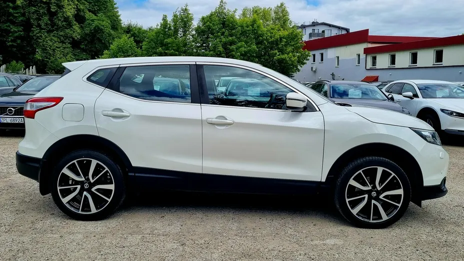 NISSAN Qashqai -