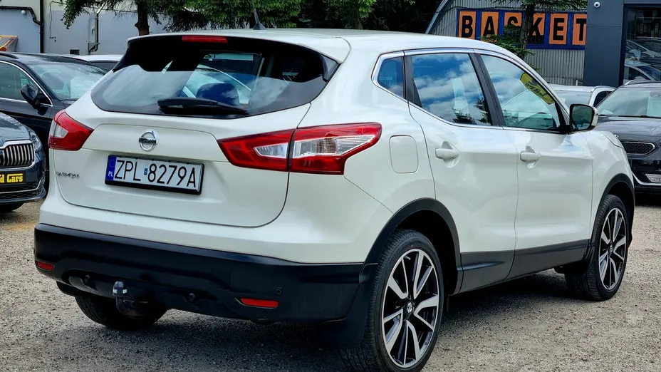 NISSAN Qashqai -