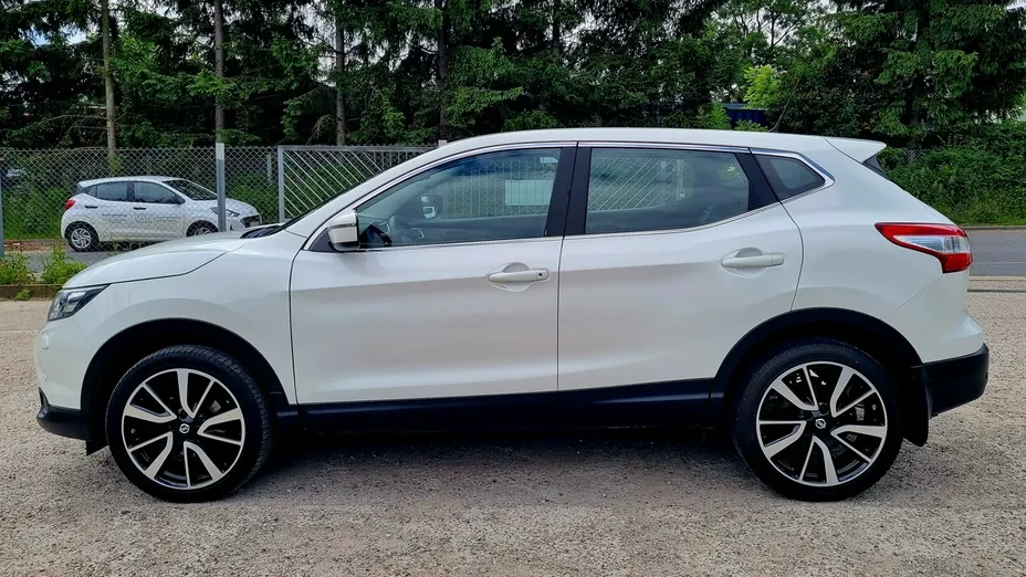 NISSAN Qashqai -