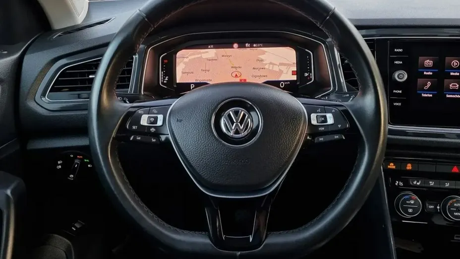 VOLKSWAGEN T-ROC -
