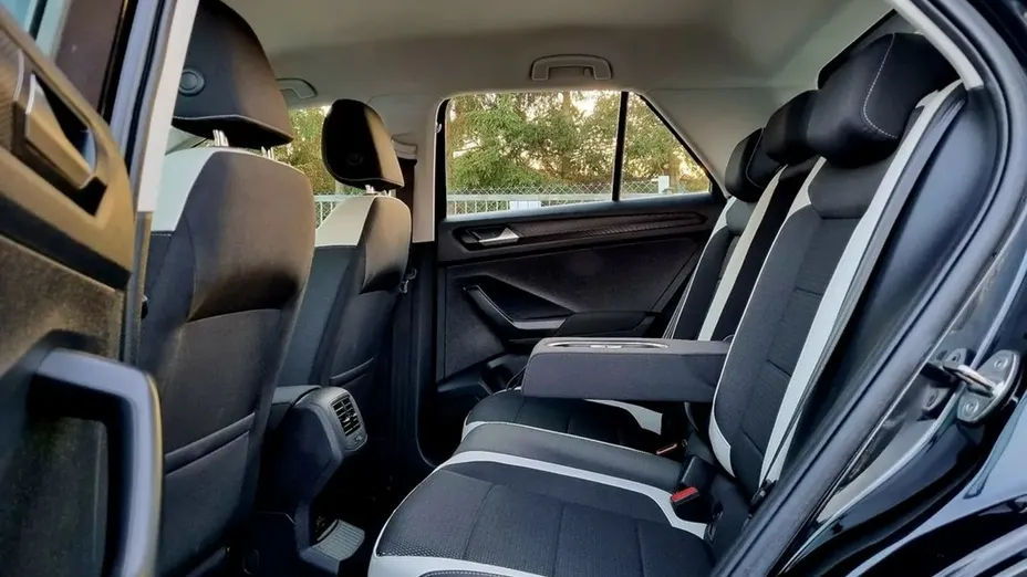VOLKSWAGEN T-ROC -