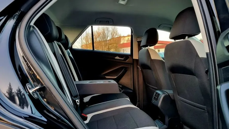 VOLKSWAGEN T-ROC -