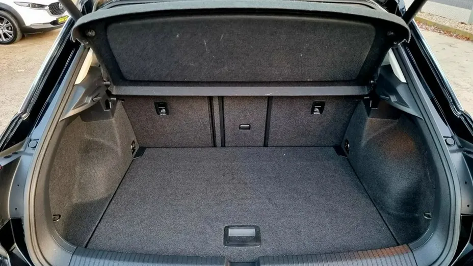 VOLKSWAGEN T-ROC -