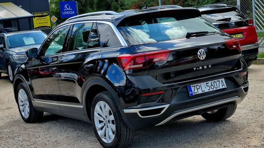 VOLKSWAGEN T-ROC -