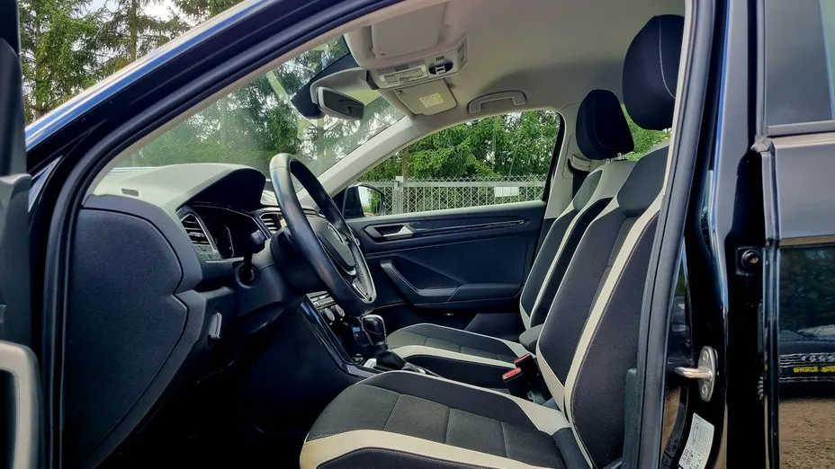 VOLKSWAGEN T-ROC -