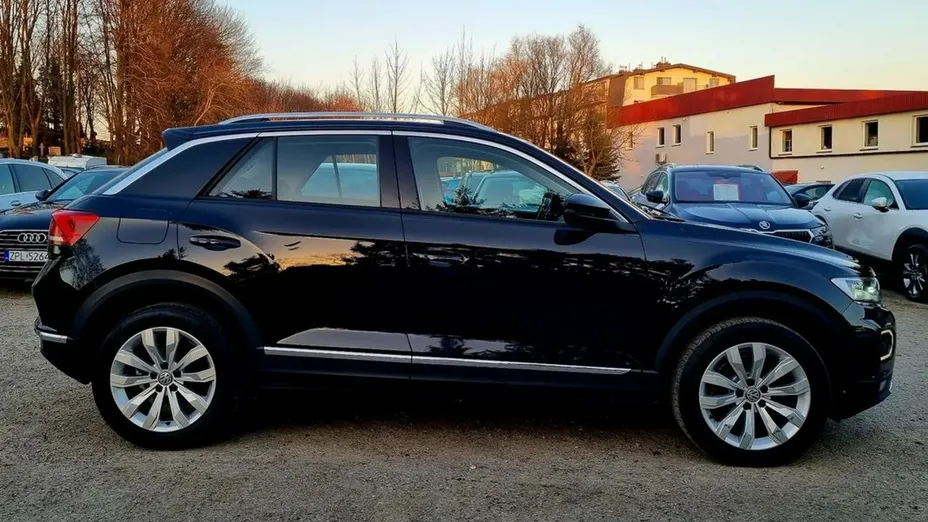 VOLKSWAGEN T-ROC -