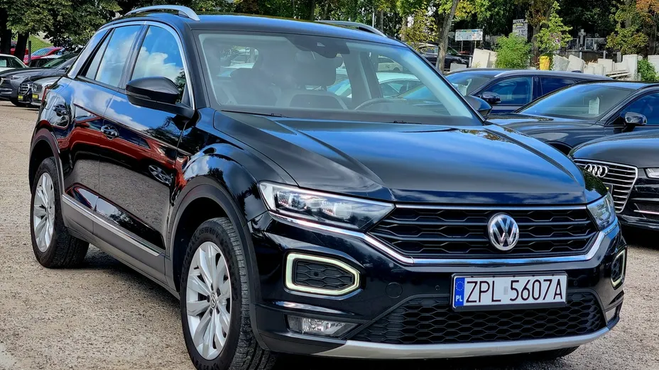 VOLKSWAGEN T-ROC -