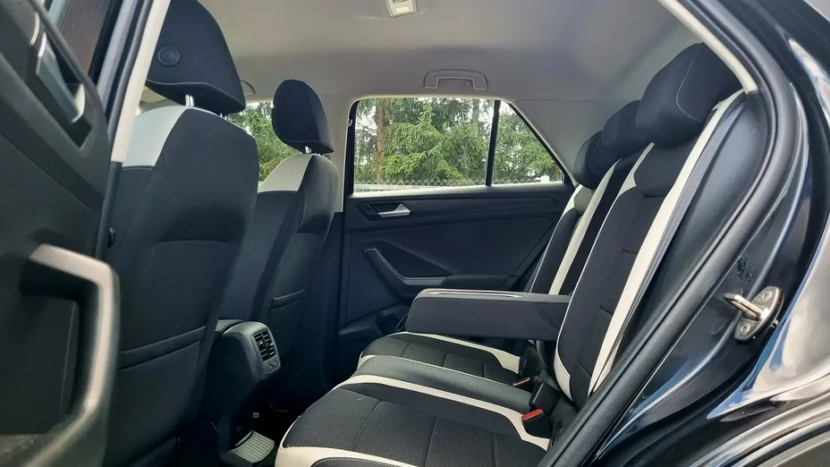 VOLKSWAGEN T-ROC -