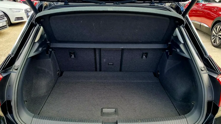 VOLKSWAGEN T-ROC -