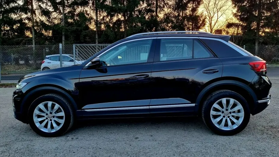 VOLKSWAGEN T-ROC -