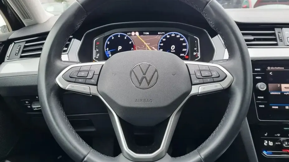 VOLKSWAGEN Passat -