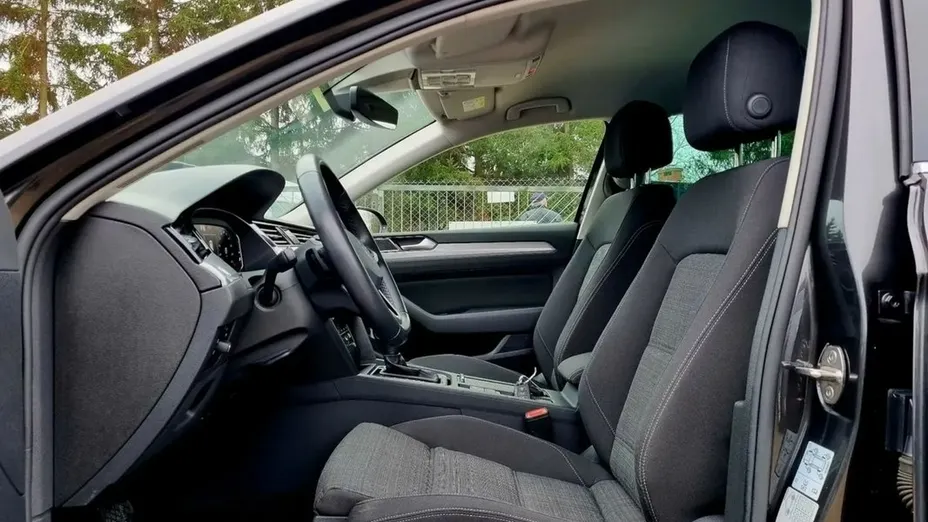 VOLKSWAGEN Passat -