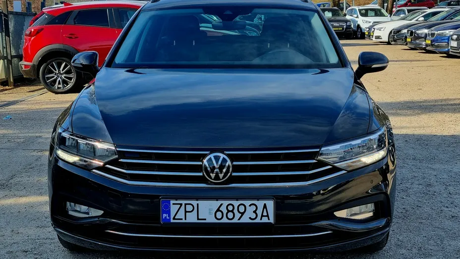VOLKSWAGEN Passat -