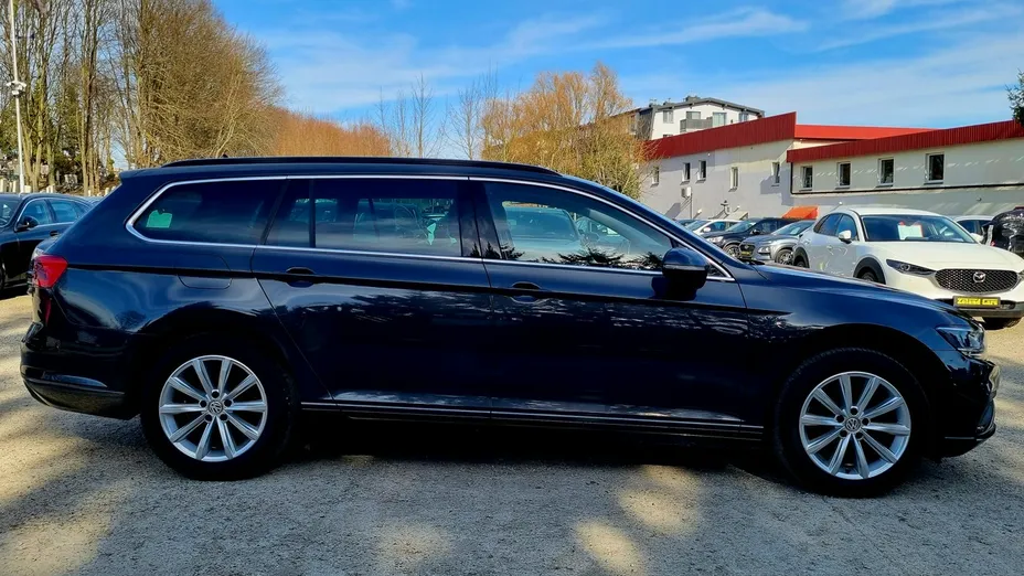 VOLKSWAGEN Passat -