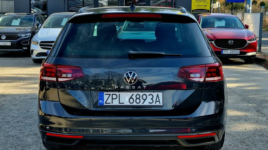 VOLKSWAGEN Passat -