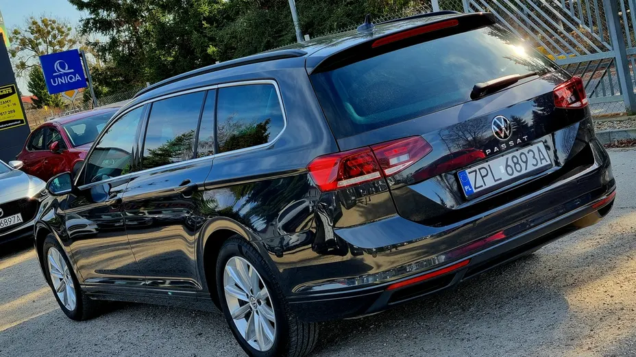 VOLKSWAGEN Passat -