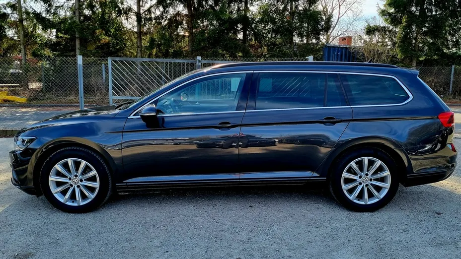 VOLKSWAGEN Passat -