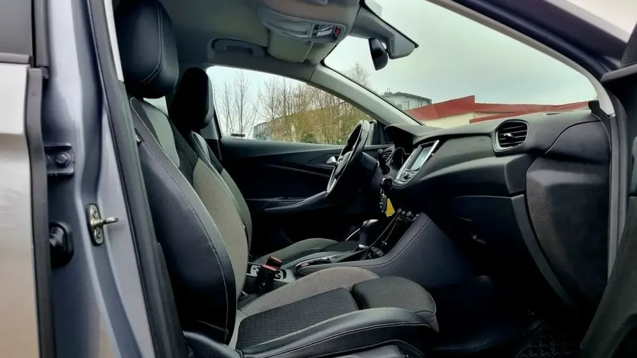 OPEL Grandland X -