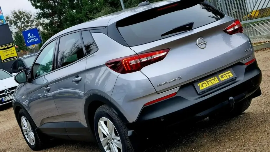 OPEL Grandland X -