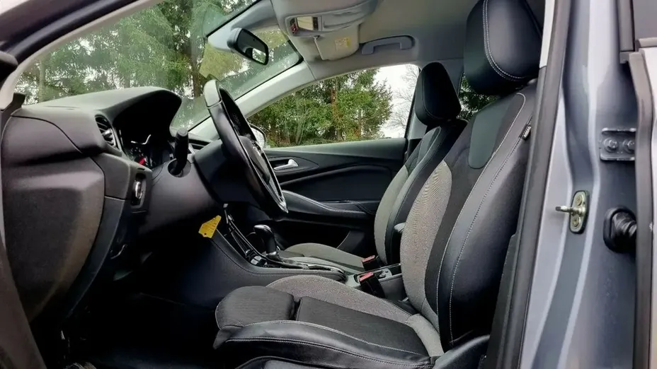 OPEL Grandland X -